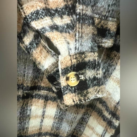Good American Plaid Oversized Thick Wool Shacket - Picture 7 of 11